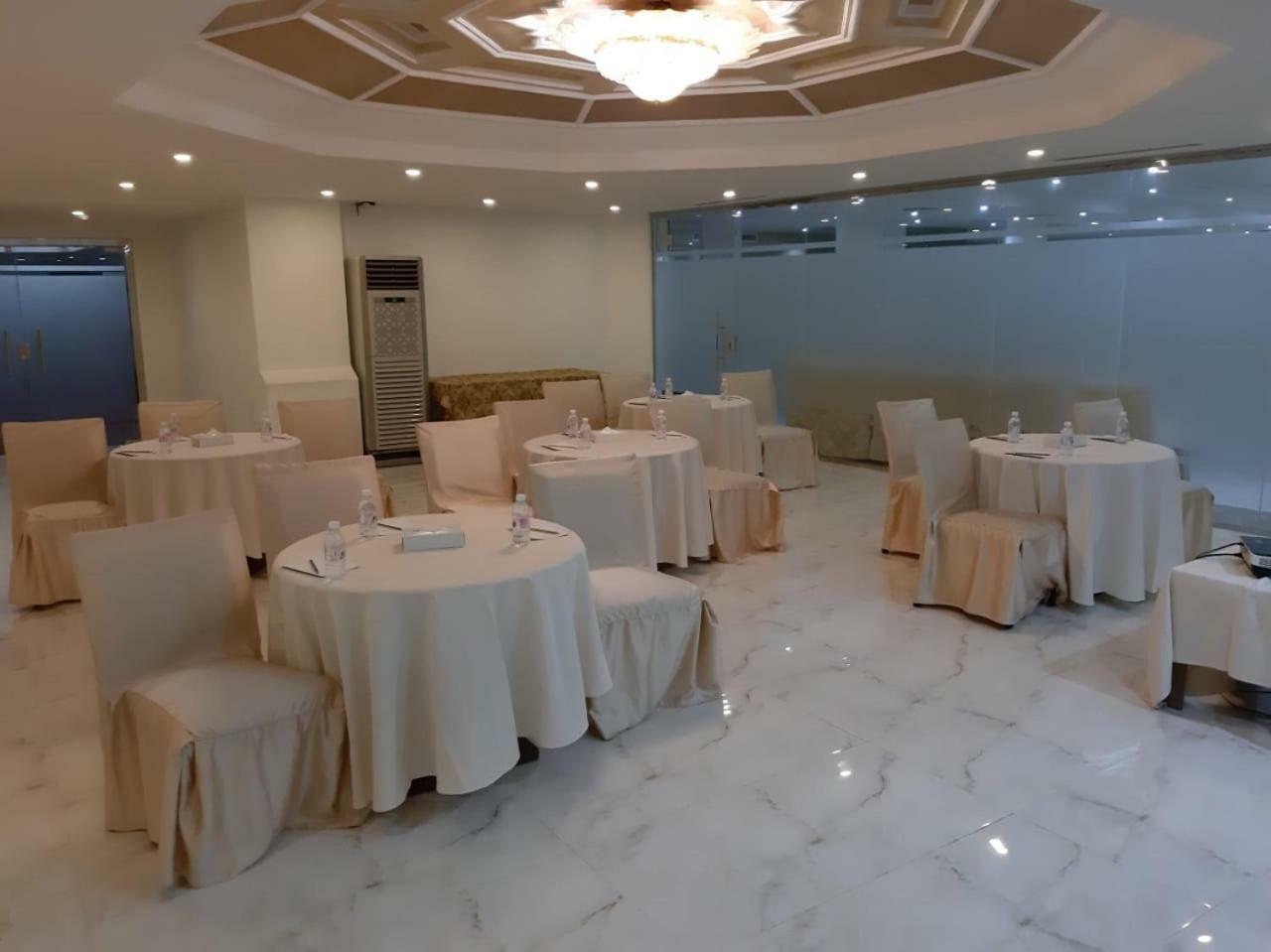 Hotel Di-Palace Riyad Extérieur photo