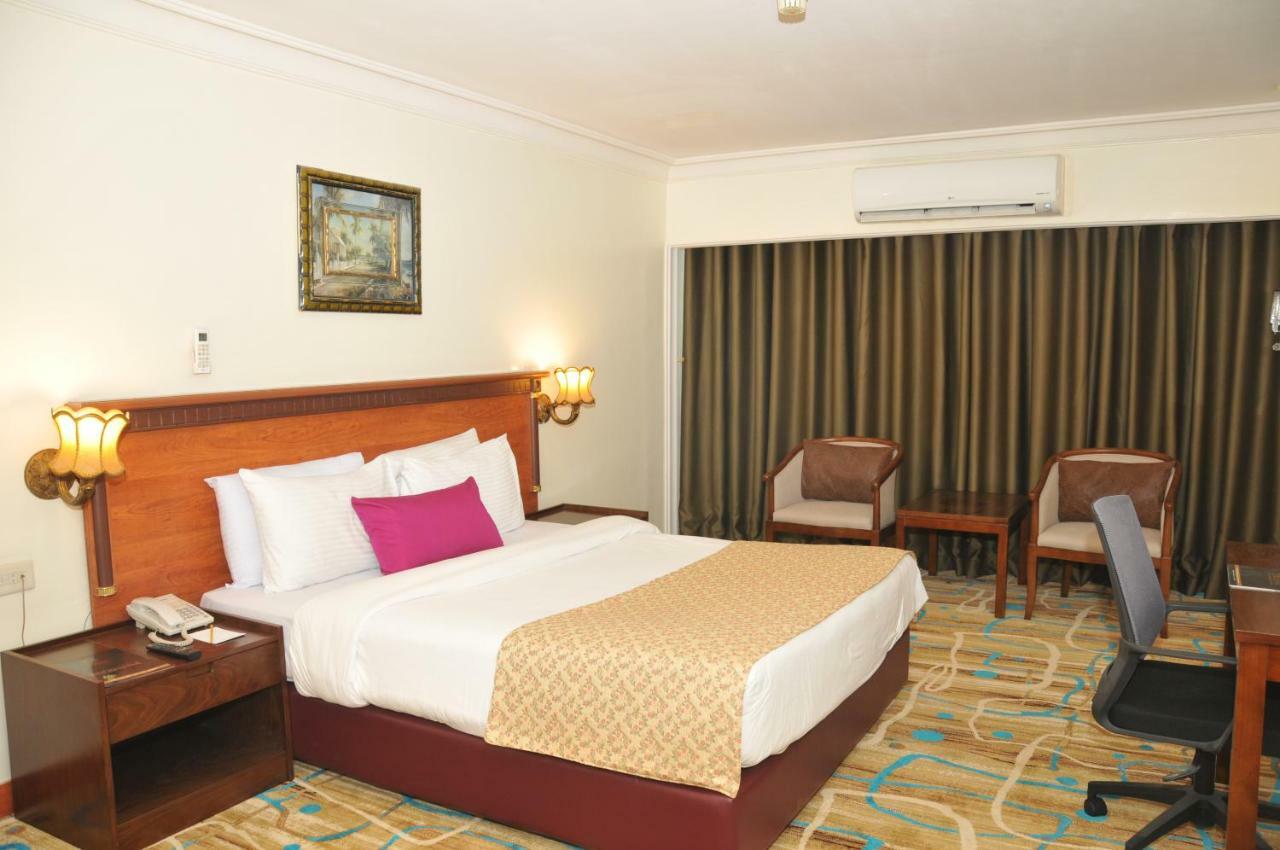 Hotel Di-Palace Riyad Extérieur photo