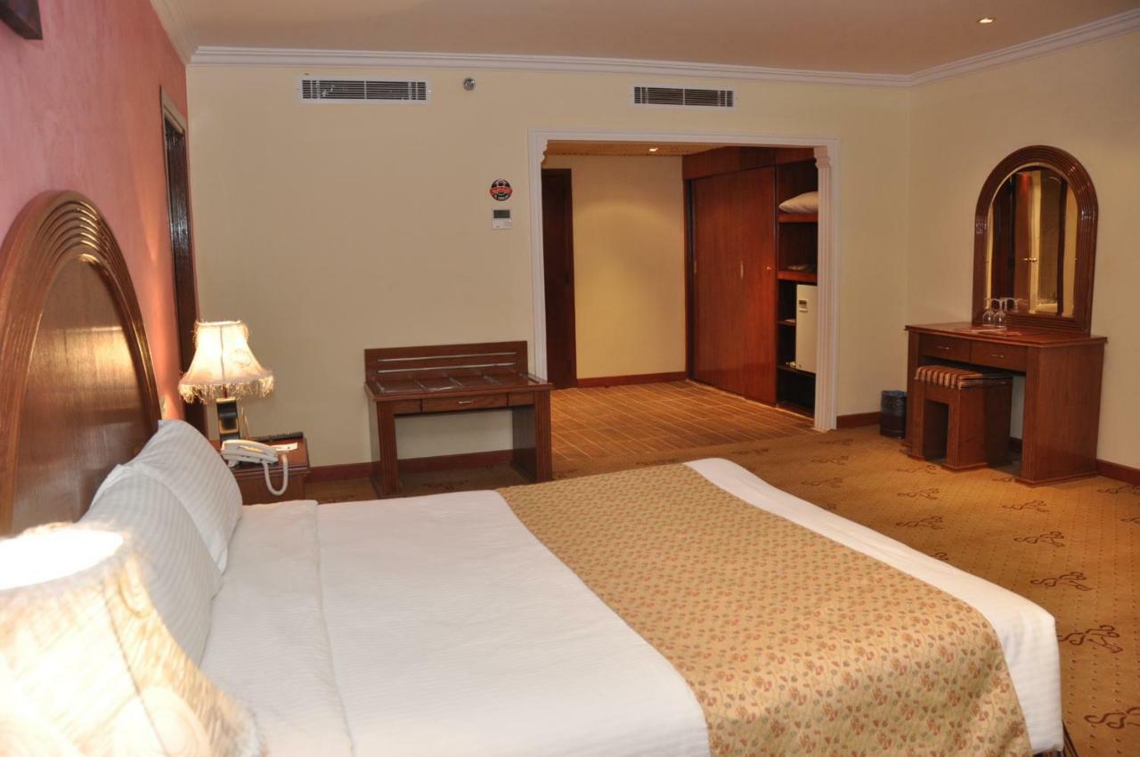 Hotel Di-Palace Riyad Extérieur photo