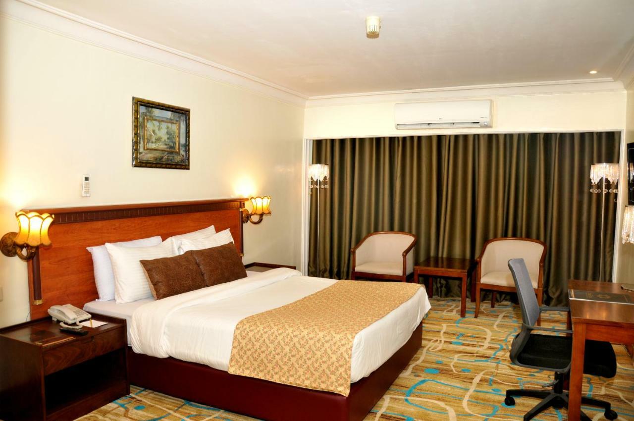 Hotel Di-Palace Riyad Extérieur photo