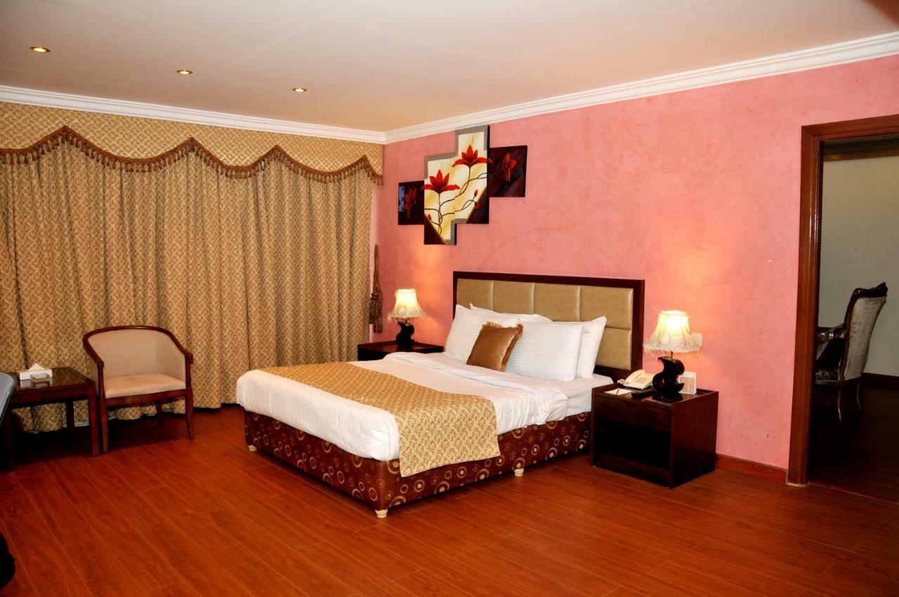 Hotel Di-Palace Riyad Extérieur photo