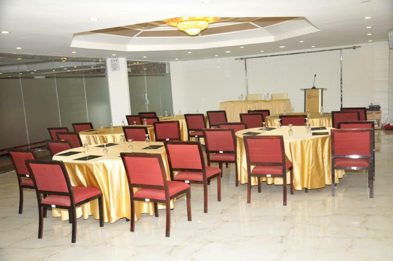 Hotel Di-Palace Riyad Extérieur photo